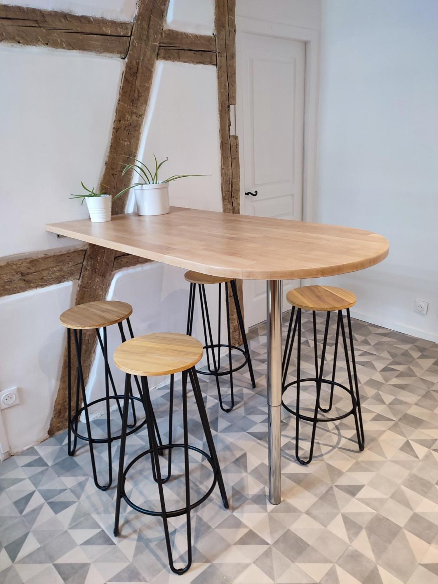 Appartement Chaleureux 3 Pieces Au Centre De *